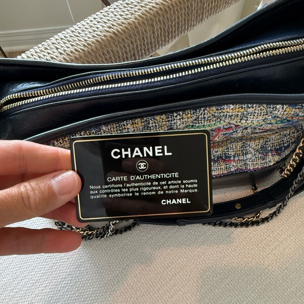 CHANEL Quilted Shoulder Bag with Chain Strap